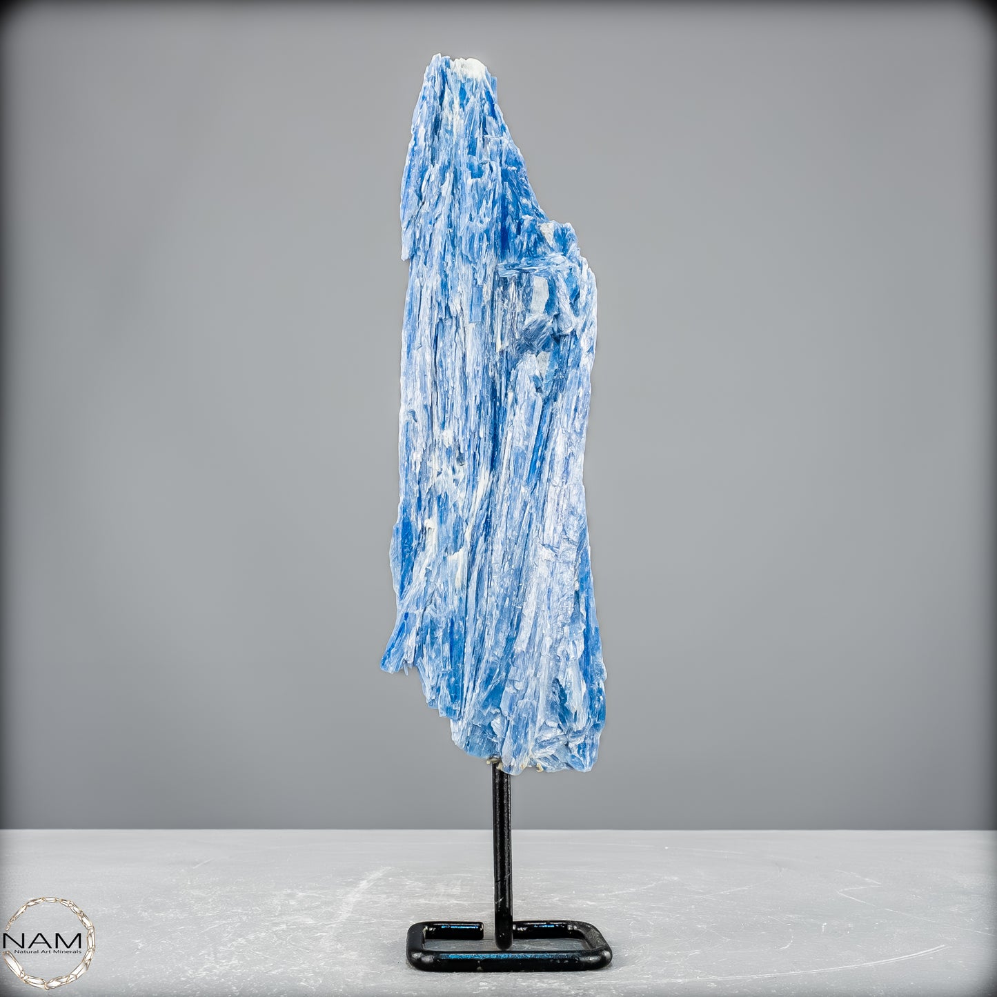 Natürlicher Kyanit-Kristall Cluster auf Ständer aus Brasilien - 447,33 g
