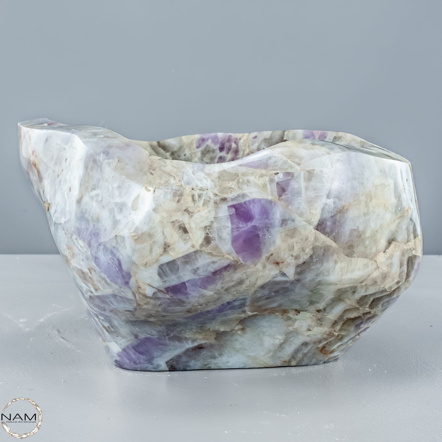 Chevron-Amethyst Schale – Eleganz und Energie in perfekter Form - 9175,33g