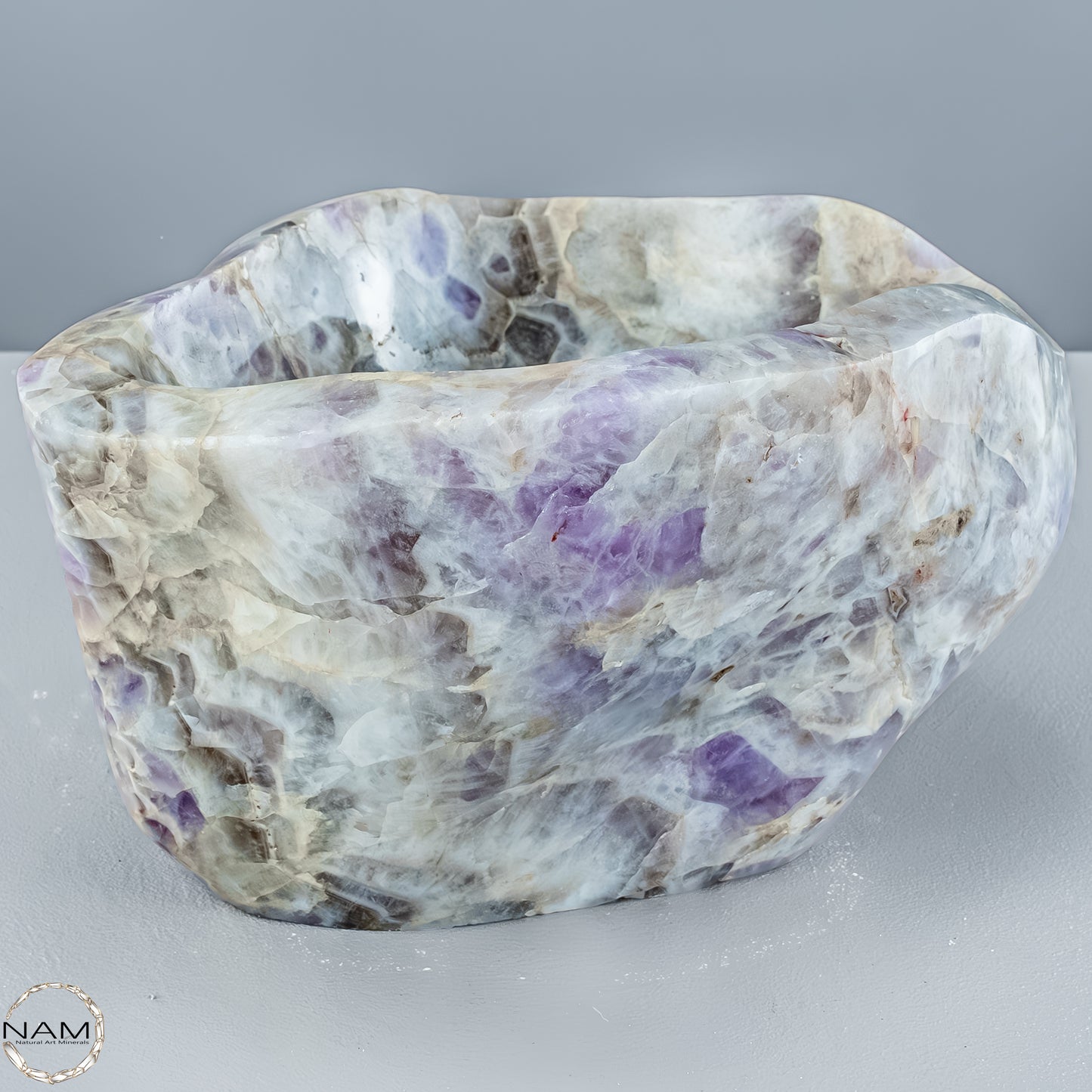 Chevron-Amethyst Schale – Eleganz und Energie in perfekter Form - 9175,33g