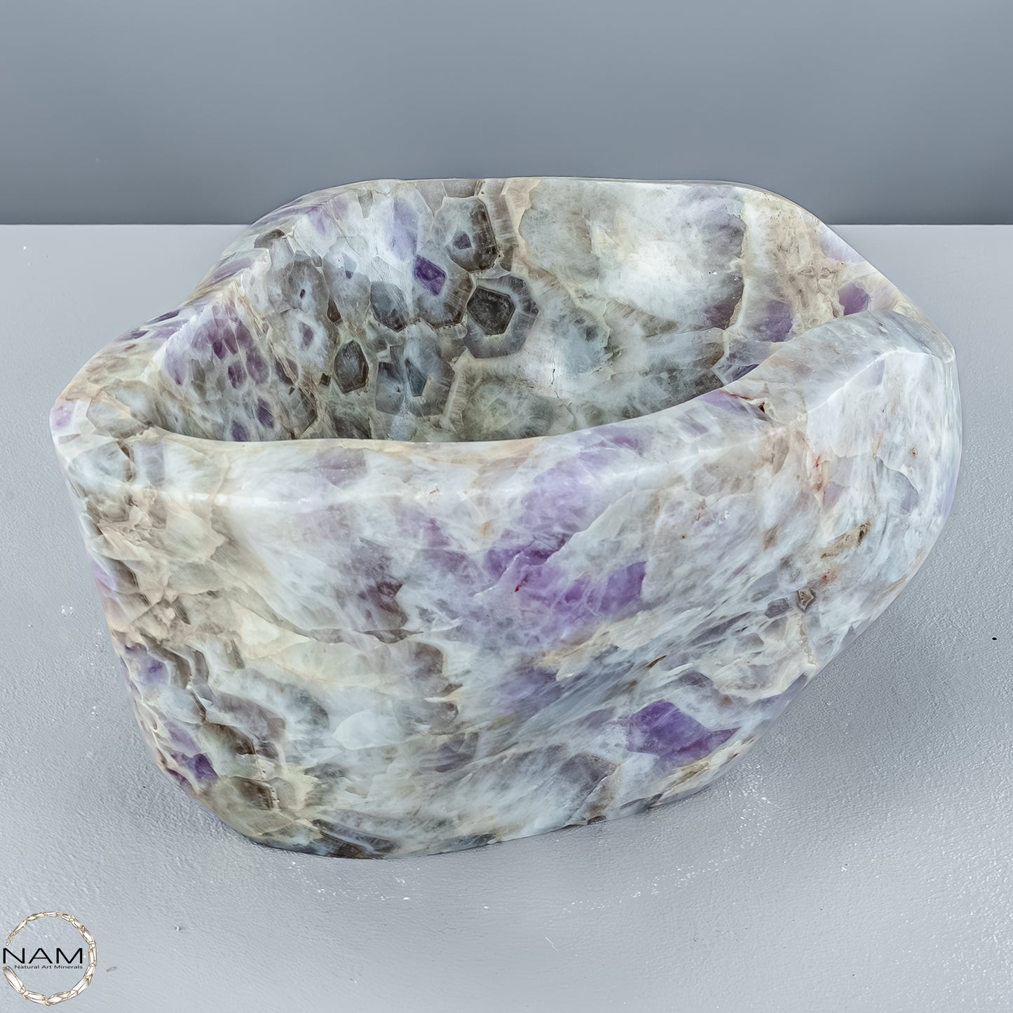 Chevron-Amethyst Schale – Eleganz und Energie in perfekter Form - 9175,33g