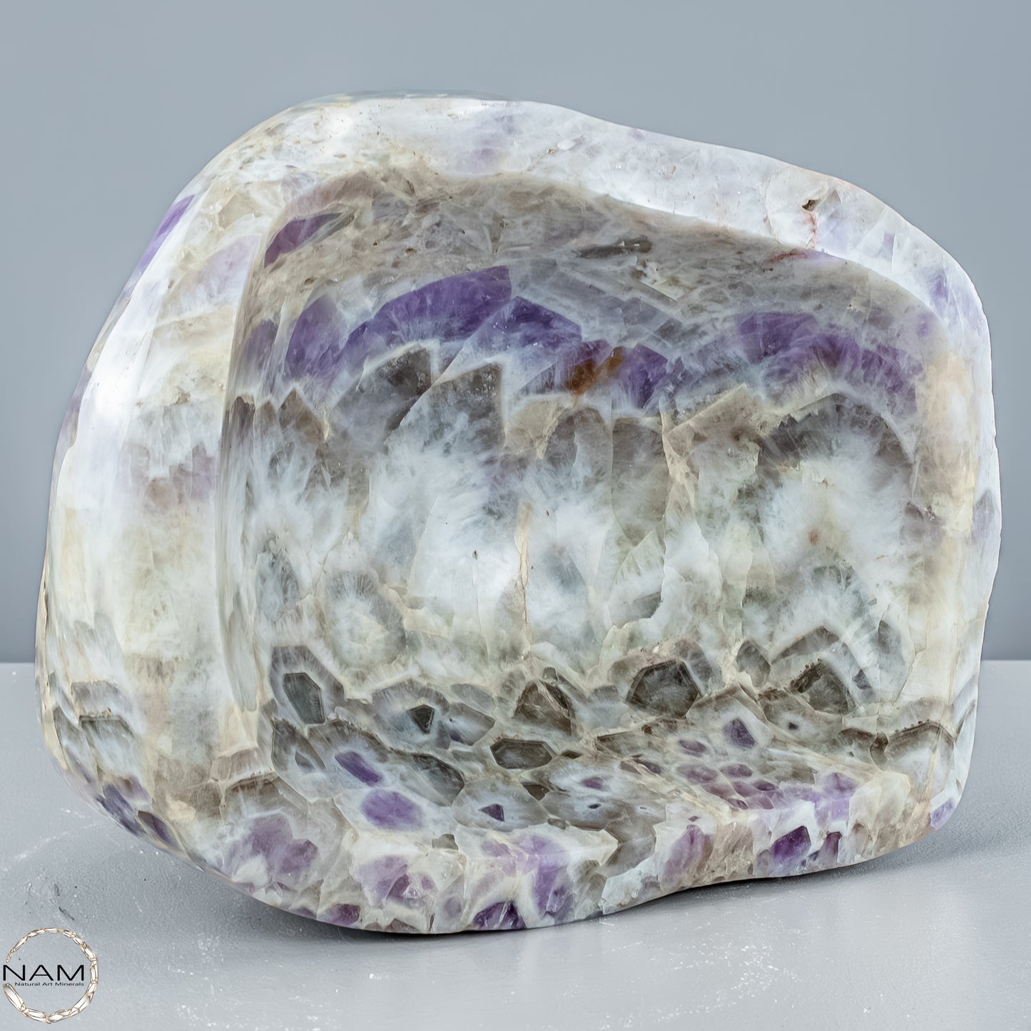 Chevron-Amethyst Schale – Eleganz und Energie in perfekter Form - 9175,33g