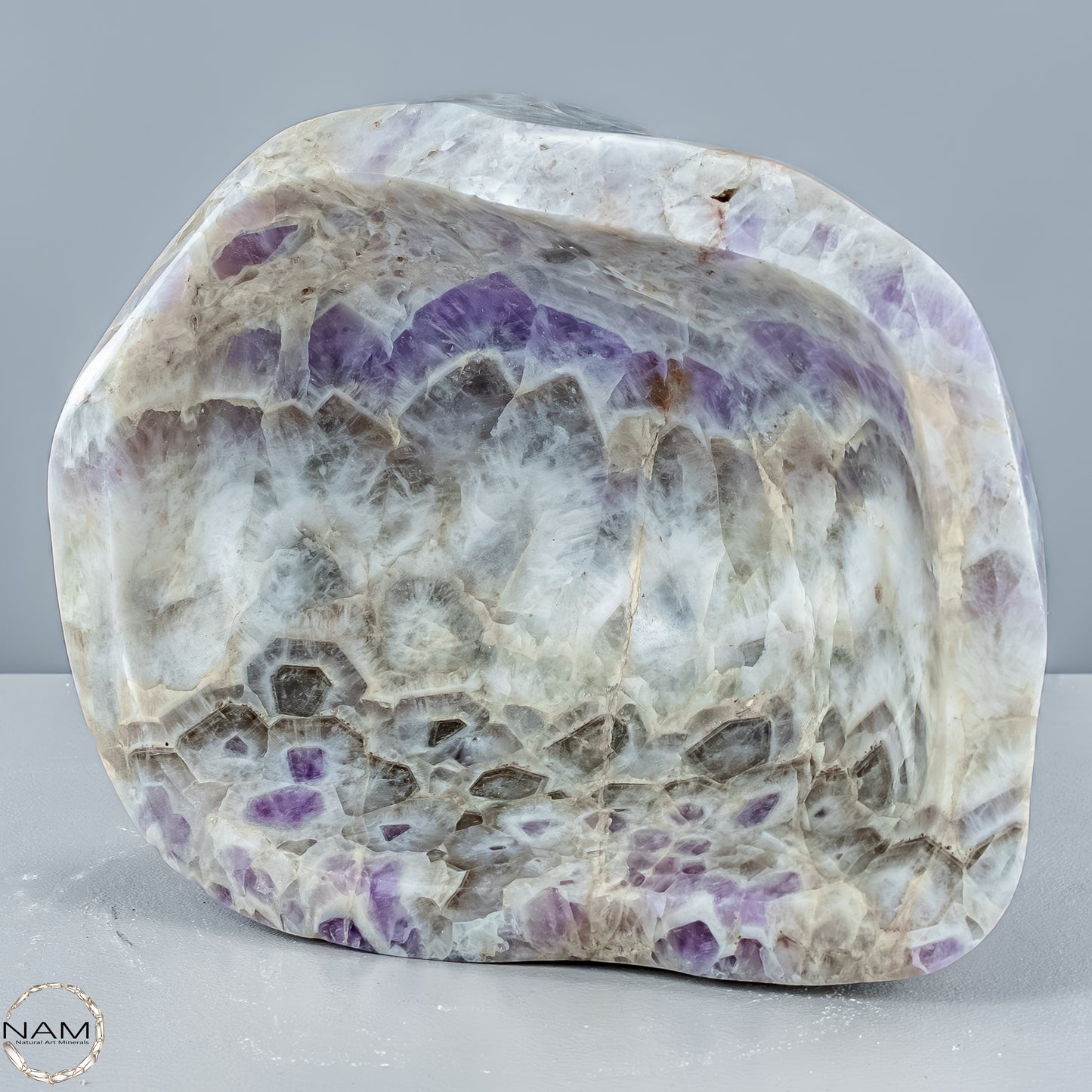 Chevron-Amethyst Schale – Eleganz und Energie in perfekter Form - 9175,33g