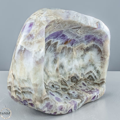 Chevron-Amethyst Schale – Eleganz und Energie in perfekter Form - 9175,33g