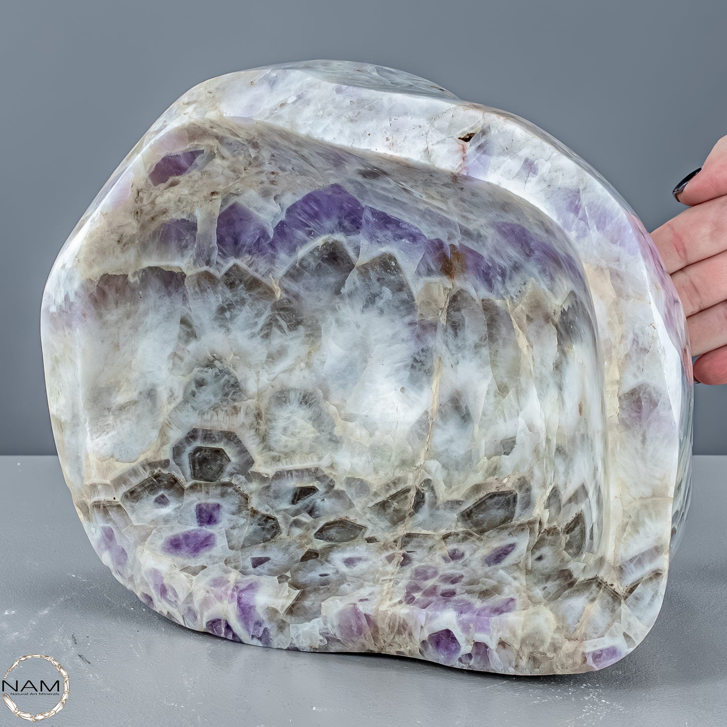 Chevron-Amethyst Schale – Eleganz und Energie in perfekter Form - 9175,33g