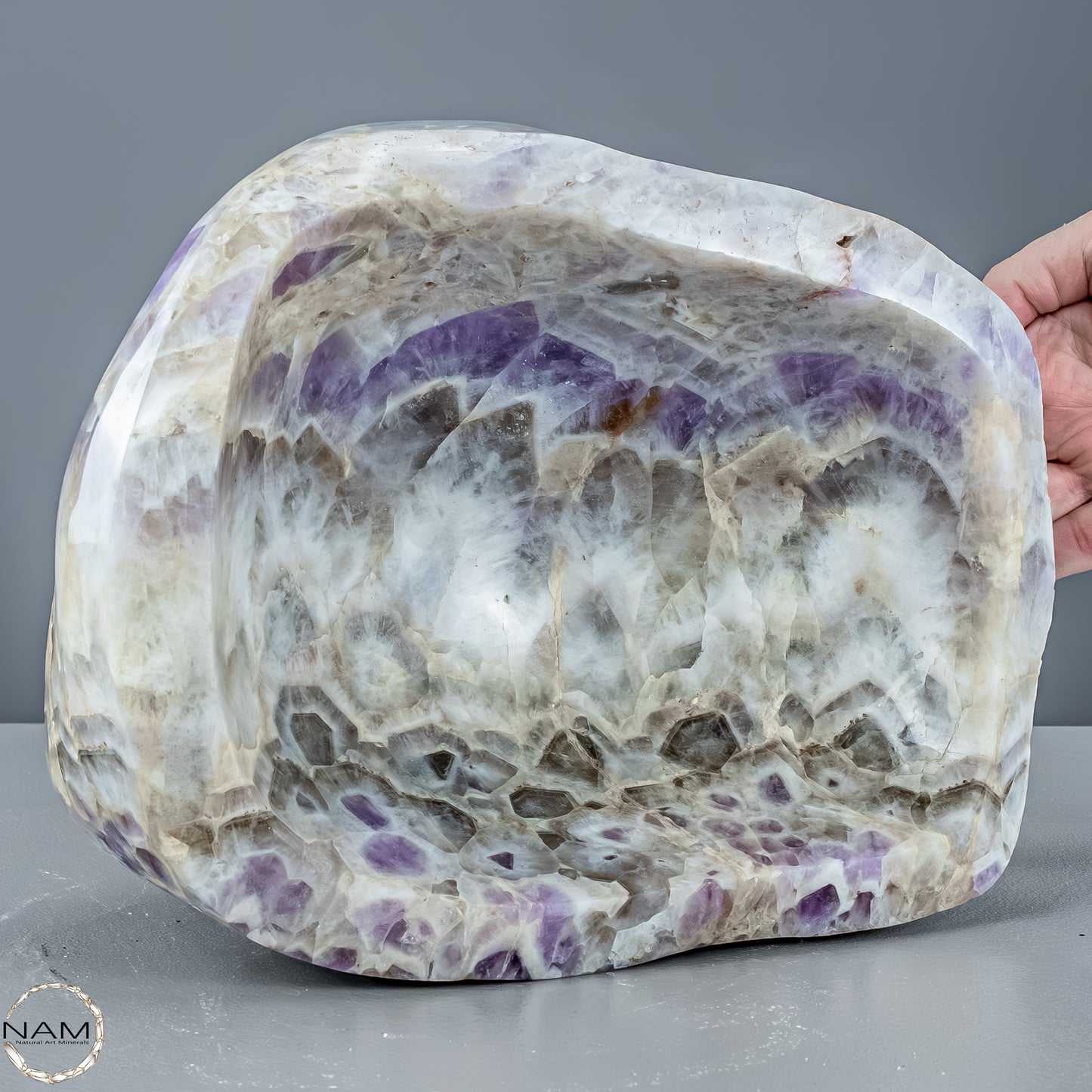 Chevron-Amethyst Schale – Eleganz und Energie in perfekter Form - 9175,33g