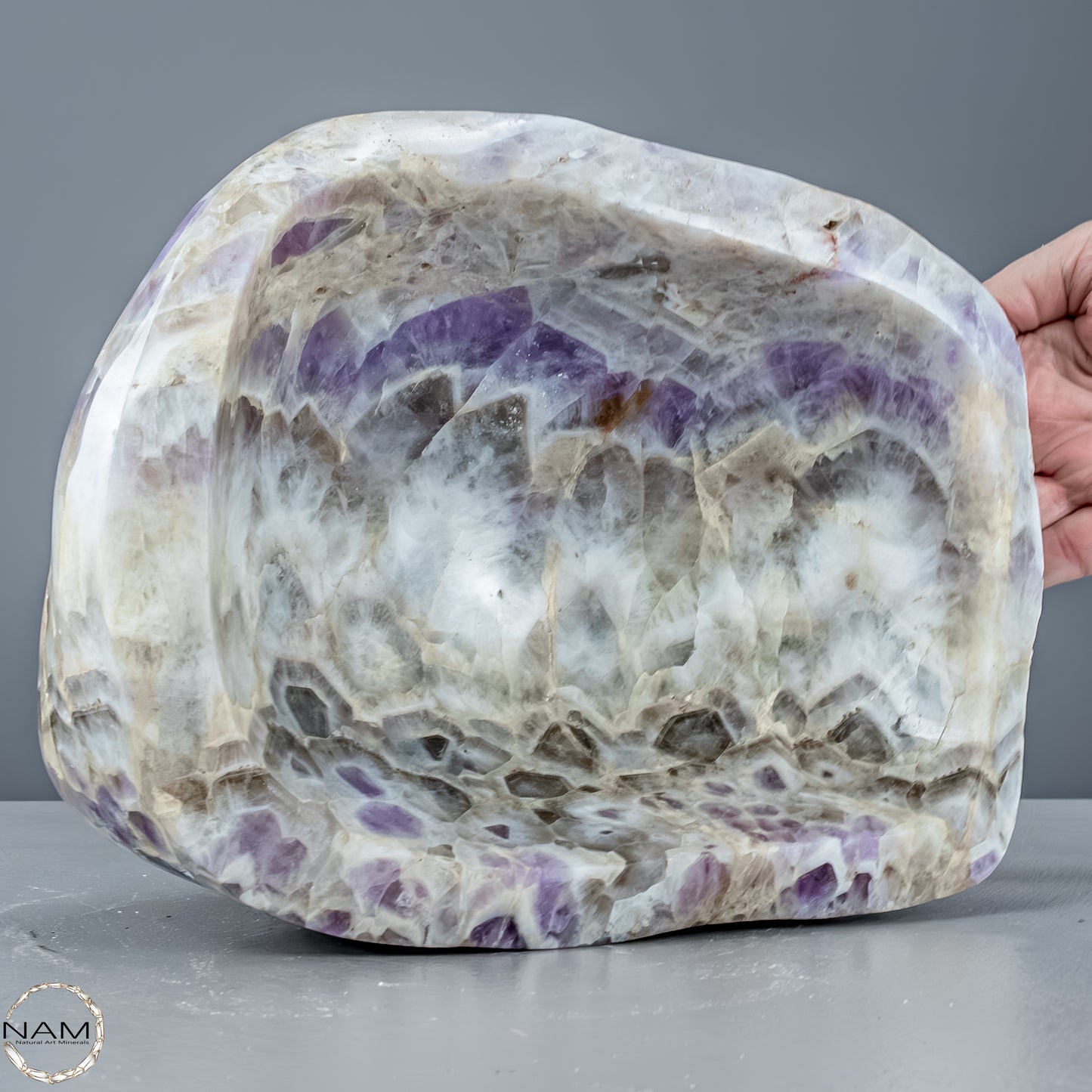 Chevron-Amethyst Schale – Eleganz und Energie in perfekter Form - 9175,33g