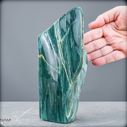 Natürliche Jade-Nephrit Freiform aus Burma - 1128,47 g