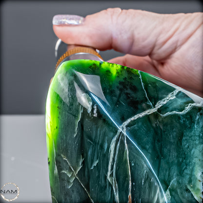 Natürliche Jade-Nephrit Freiform aus Burma - 1128,47 g