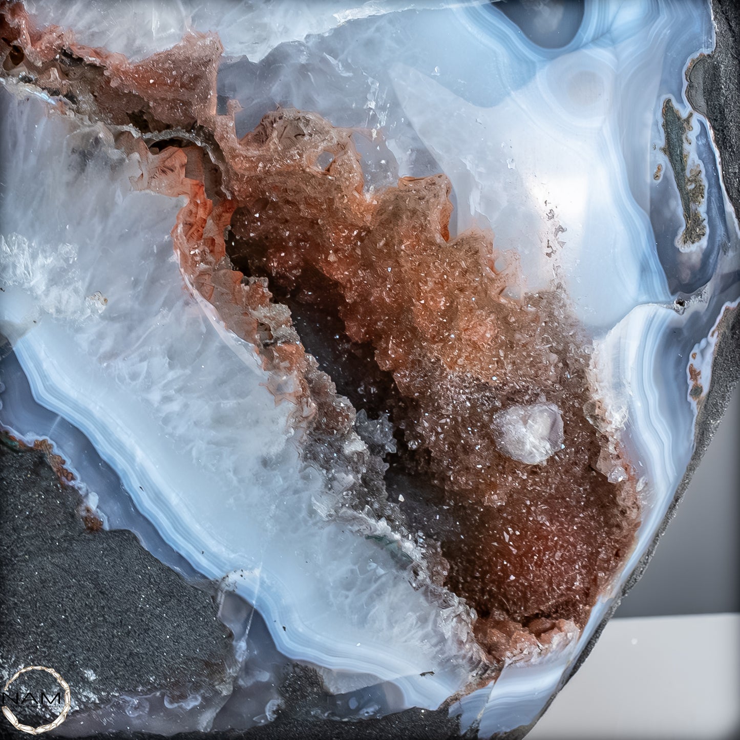 Natürliches Achat-Drusen Ei mit Chalcedon & Hämatit aus Brasilien - 32521,66 g