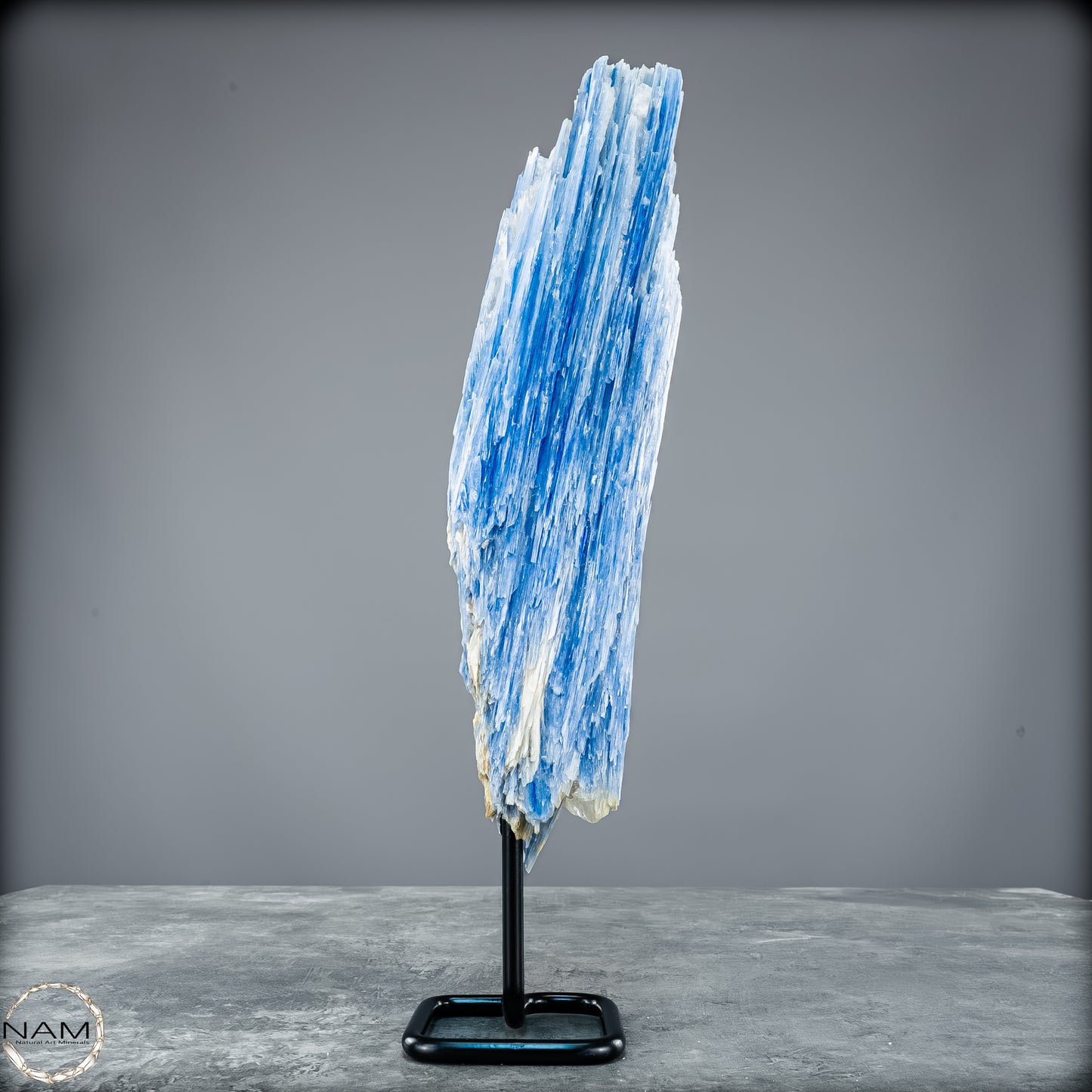 Natürlicher Kyanit-Kristall Cluster auf Ständer aus Brasilien - 1023,69g