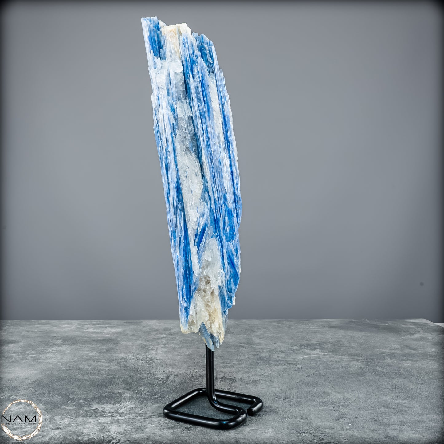 Natürlicher Kyanit-Kristall Cluster auf Ständer aus Brasilien - 1023,69g