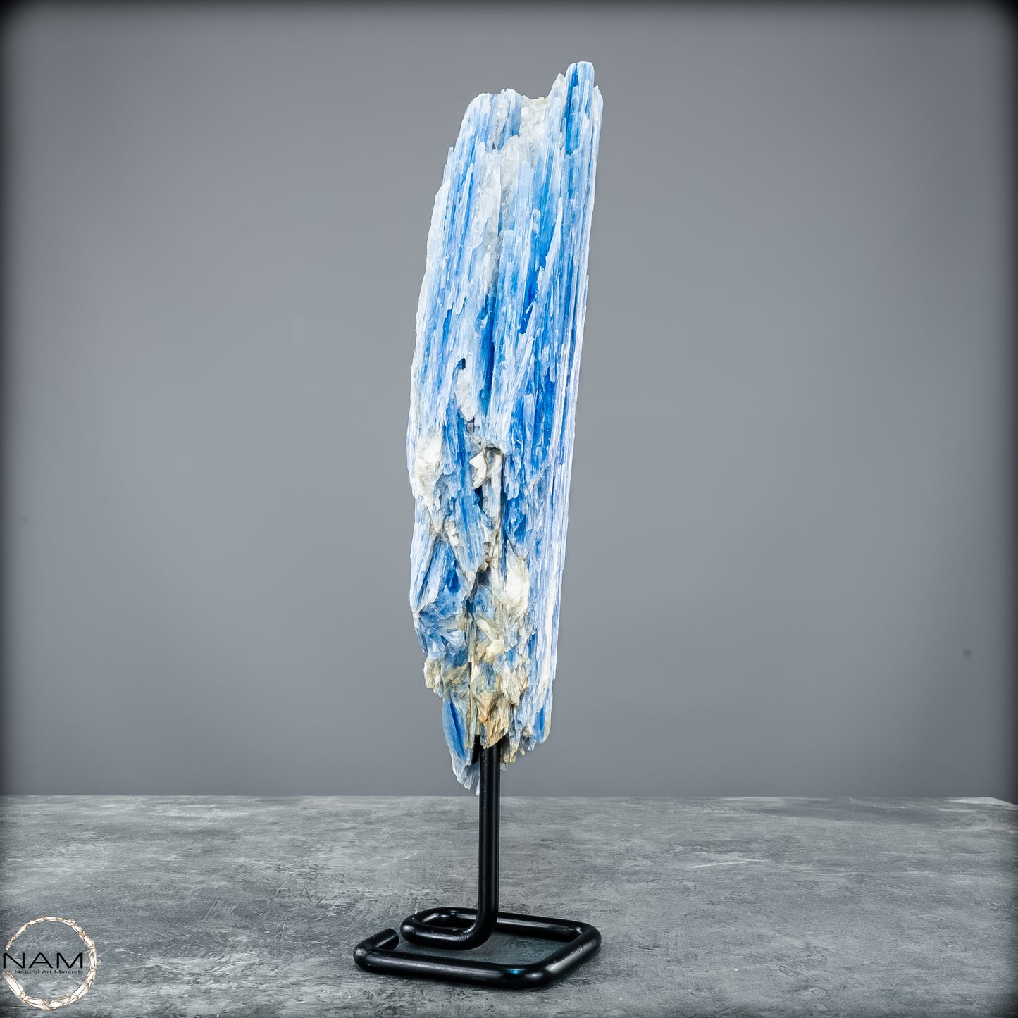 Natürlicher Kyanit-Kristall Cluster auf Ständer aus Brasilien - 1023,69g
