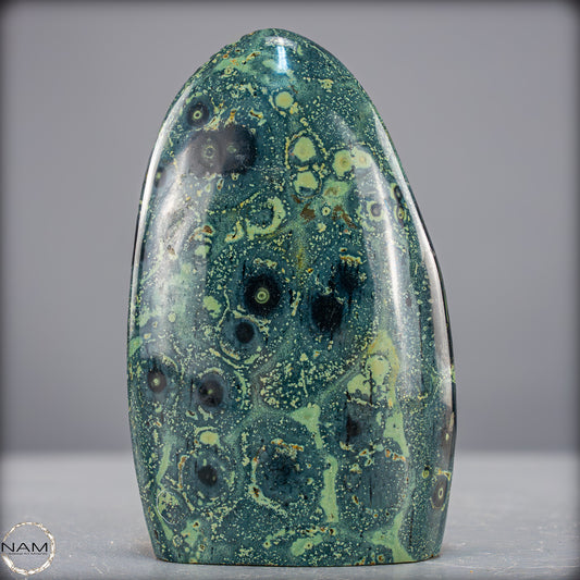 Natürliche Kambaba-Jaspis Kristall Freiform - 907,85g