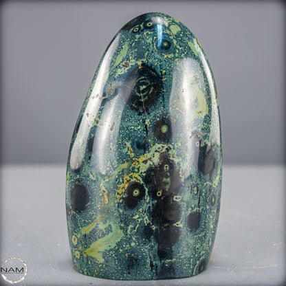 Natürliche Kambaba-Jaspis Kristall Freiform - 907,85g