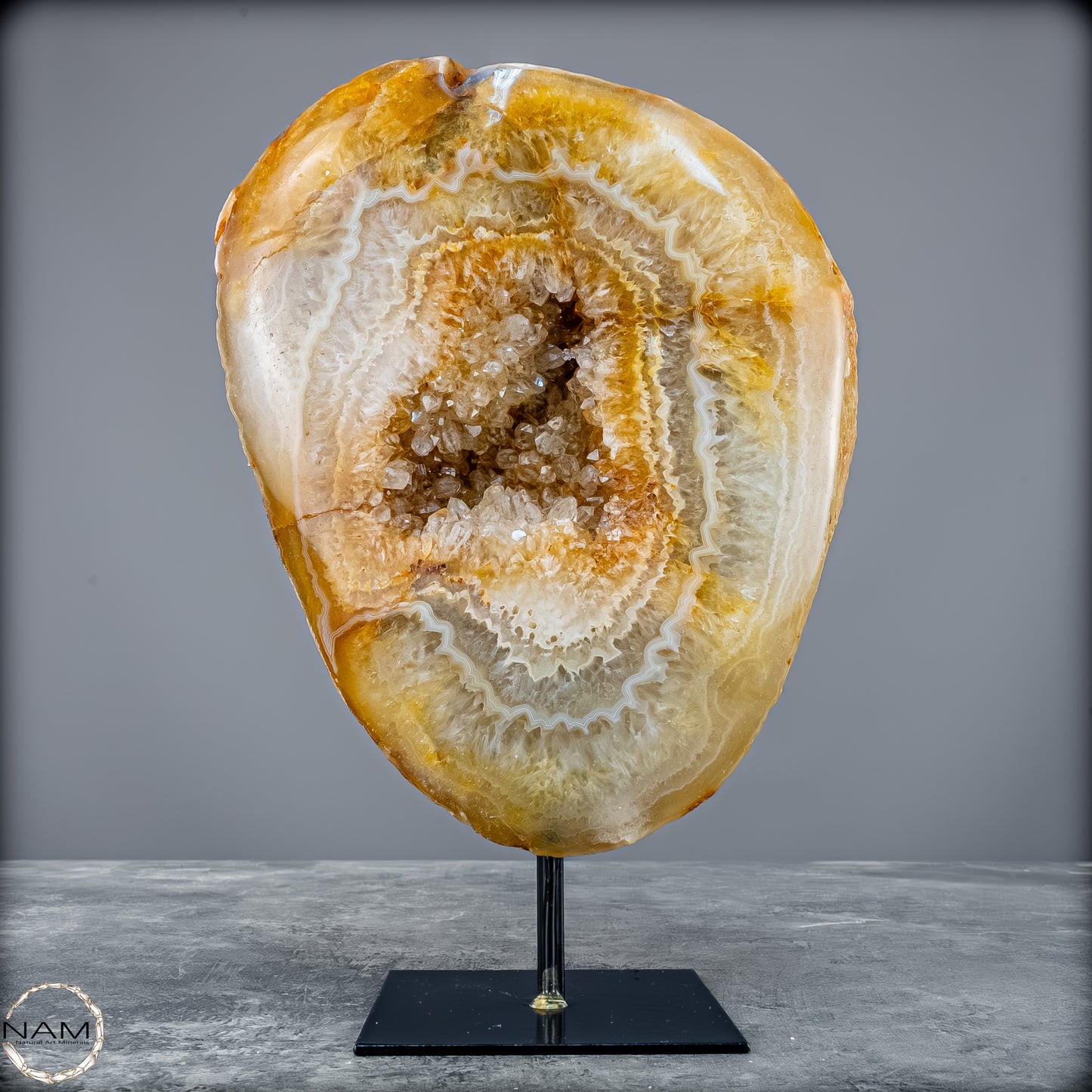 Achat-Druse auf Ständer – Ein Naturjuwel voller Tiefe, Licht und Eleganz, Brasilien - 3944,51g