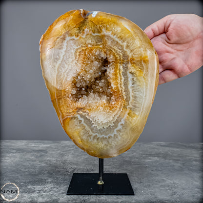 Achat-Druse auf Ständer – Ein Naturjuwel voller Tiefe, Licht und Eleganz, Brasilien - 3944,51g