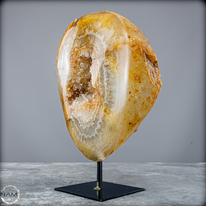 Achat-Druse auf Ständer – Ein Naturjuwel voller Tiefe, Licht und Eleganz, Brasilien - 3944,51g