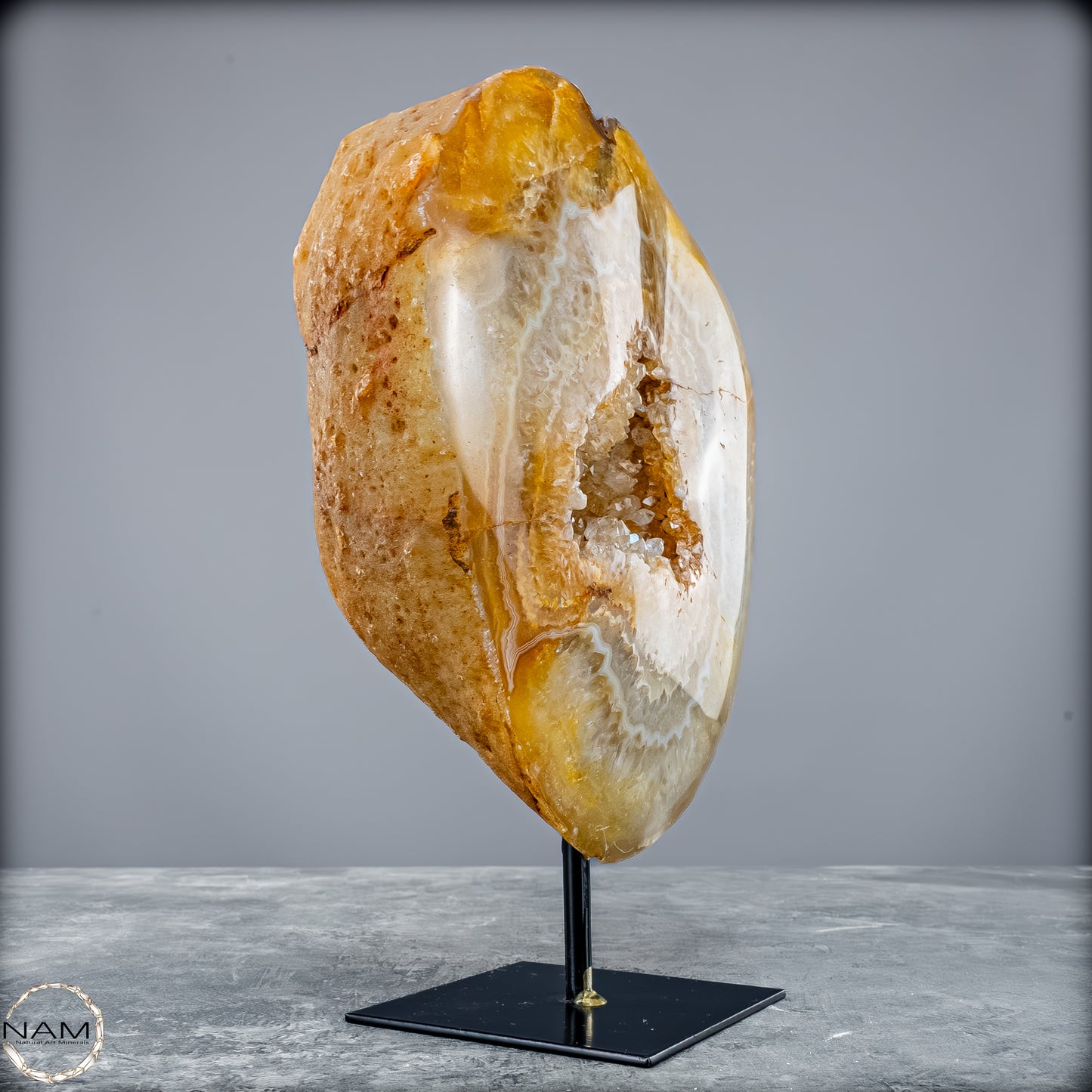 Achat-Druse auf Ständer – Ein Naturjuwel voller Tiefe, Licht und Eleganz, Brasilien - 3944,51g