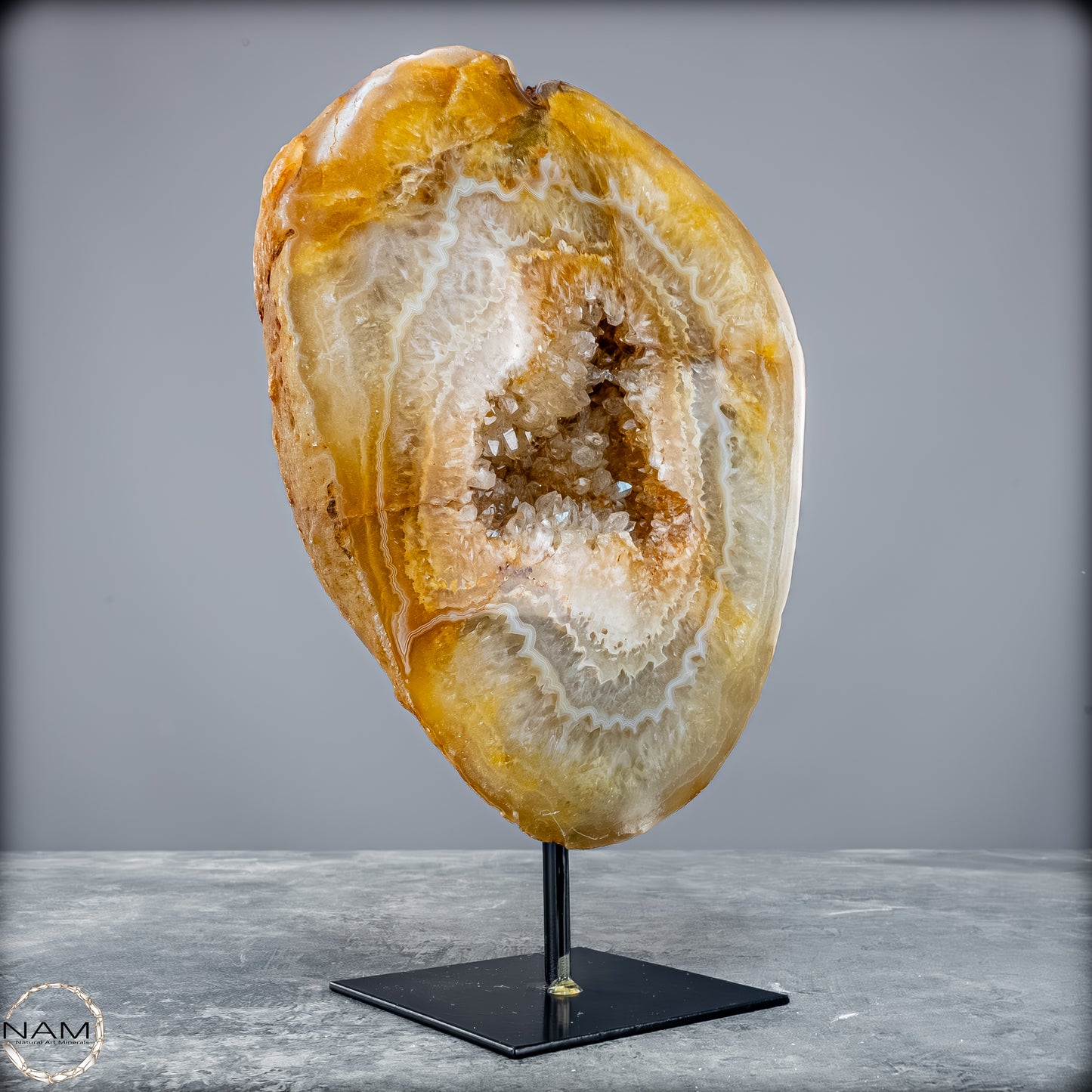 Achat-Druse auf Ständer – Ein Naturjuwel voller Tiefe, Licht und Eleganz, Brasilien - 3944,51g