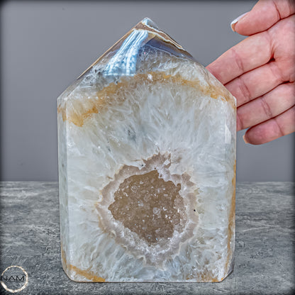 Natürlicher Achat Chalcedony Obelisk Kristall mit Druse aus Brasilien – Meisterwerk der Natur in höchster Qualität - 1639,21g