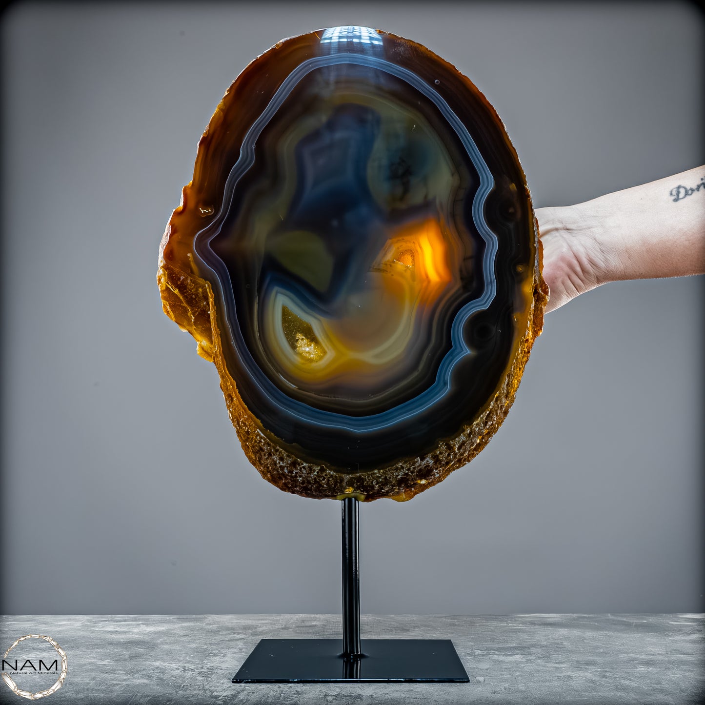 Achat Scheibe mit Druse – Natürliches Farbenspiel auf Ständer aus Brasilien - 4995,61g