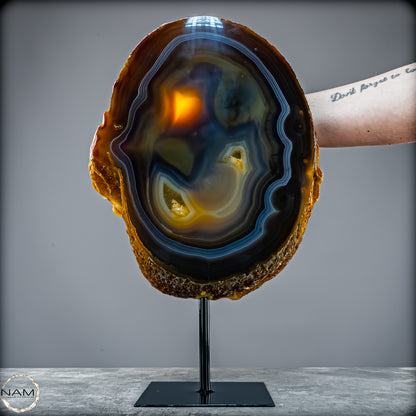 Achat Scheibe mit Druse – Natürliches Farbenspiel auf Ständer aus Brasilien - 4995,61g