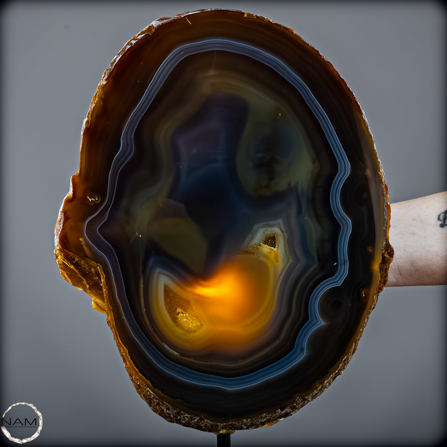 Achat Scheibe mit Druse – Natürliches Farbenspiel auf Ständer aus Brasilien - 4995,61g