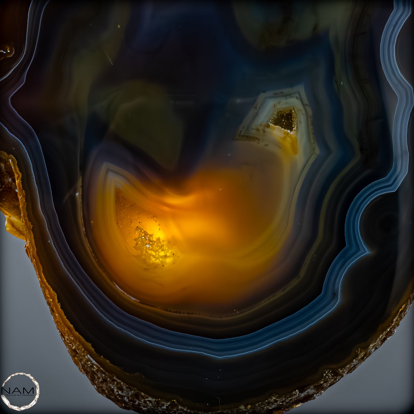 Achat Scheibe mit Druse – Natürliches Farbenspiel auf Ständer aus Brasilien - 4995,61g