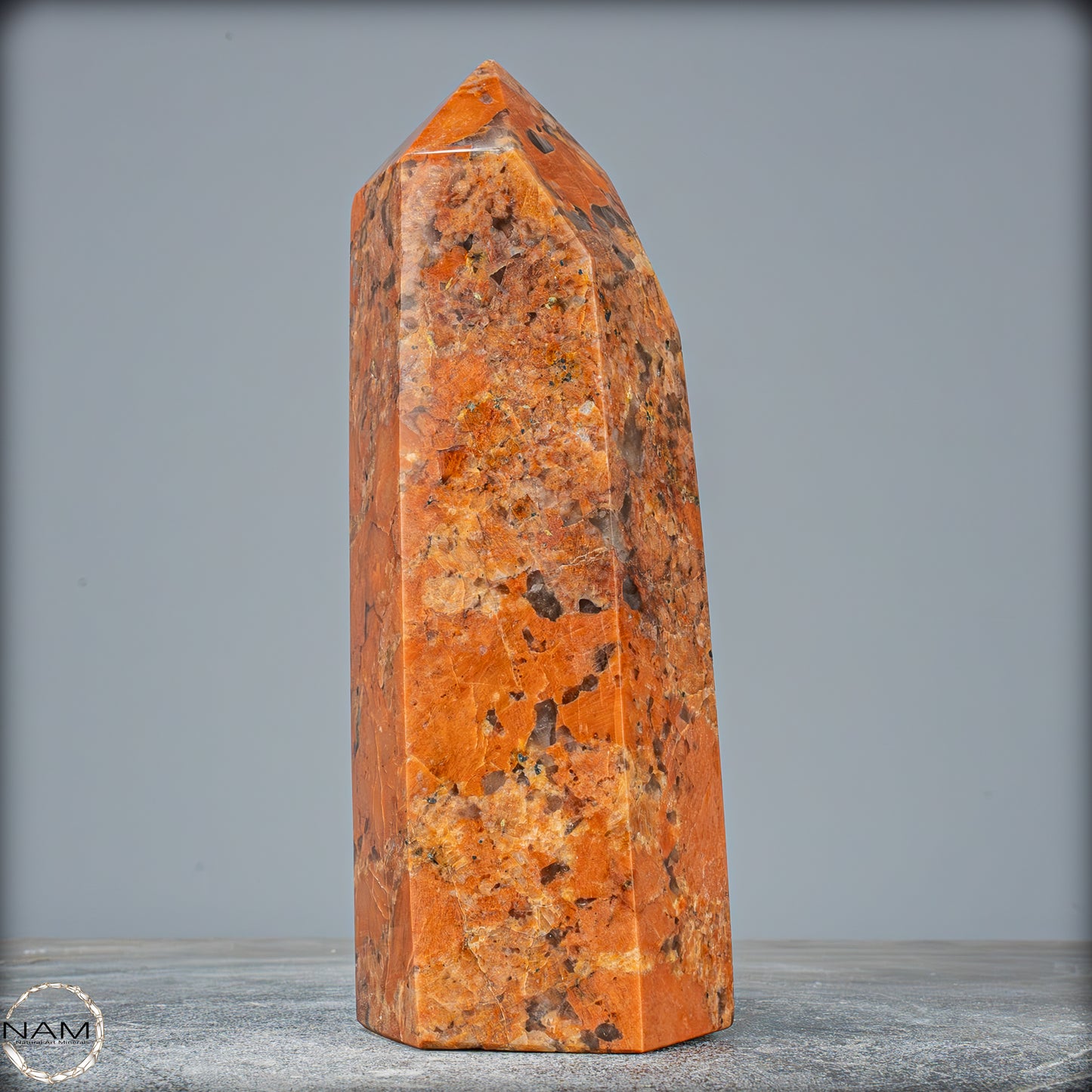Natürlicher Granat in Feldspat mit Pfirsich-Mondstein Obelisk - 1600,99g