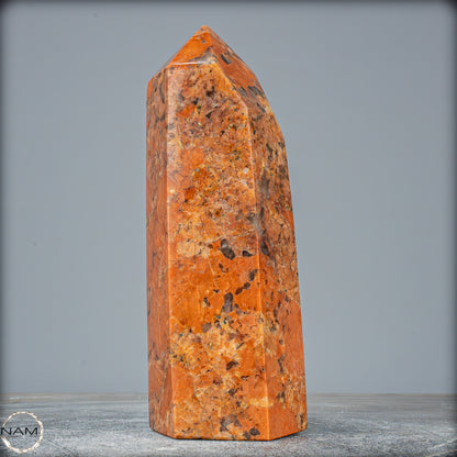 Natürlicher Granat in Feldspat mit Pfirsich-Mondstein Obelisk - 1600,99g