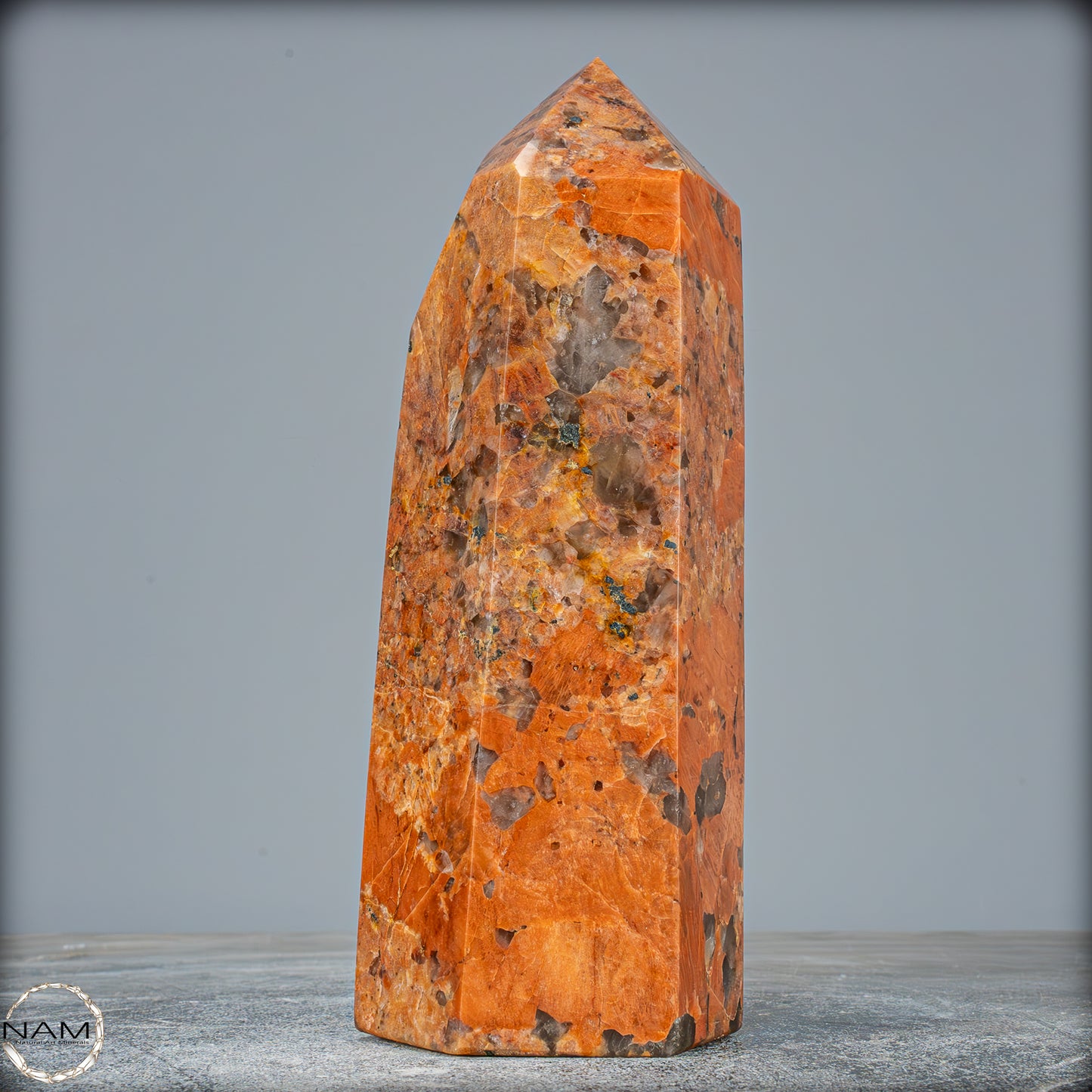 Natürlicher Granat in Feldspat mit Pfirsich-Mondstein Obelisk - 1600,99g