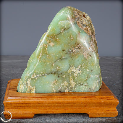 Natürliche Chrysopras-Kristall Freiform auf Ständer, Indonesien - 920,84g