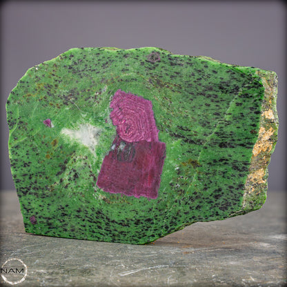 Natürlicher Trapiche-Rubin-Kristall in Zoisit aus Tansania - 989,75g