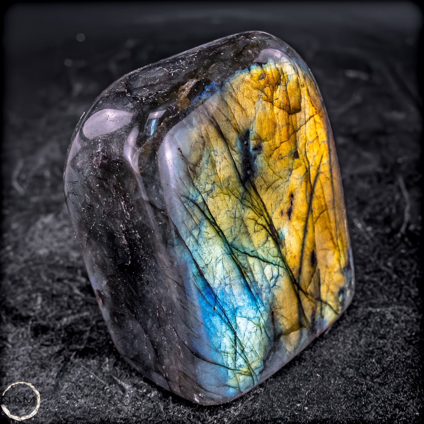 Natürliche Labradorit Kristall-Freiform - 213,44g