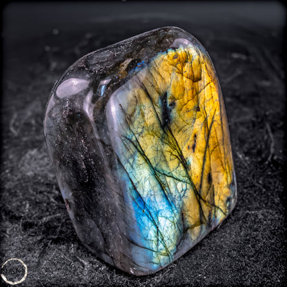 Natürliche Labradorit Kristall-Freiform - 213,44g