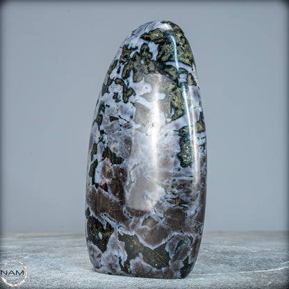 Natürliche Merlinit (Gabbro) Kristall Freiform - 969,08g
