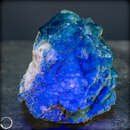 Natürliche Grüner Fluorit Kristalle auf Matrix - 3449,12g