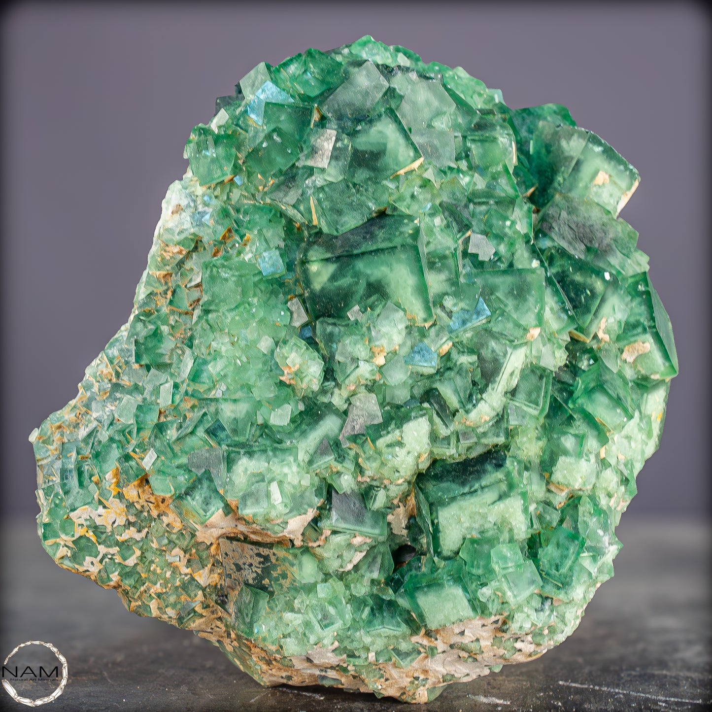 Natürliche Grüner Fluorit Kristalle auf Matrix - 3449,12g