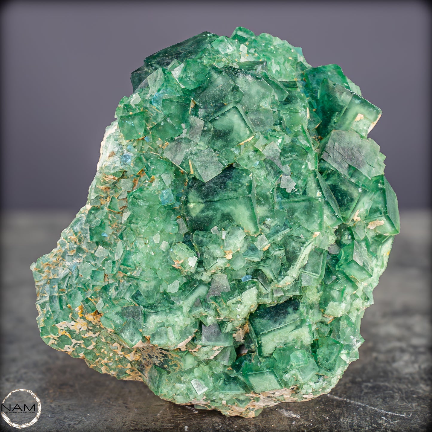 Natürliche Grüner Fluorit Kristalle auf Matrix - 3449,12g