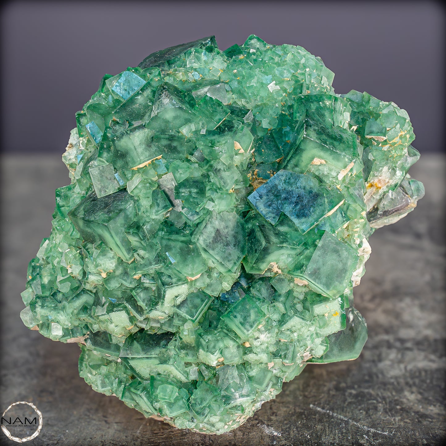 Natürliche Grüner Fluorit Kristalle auf Matrix - 3449,12g