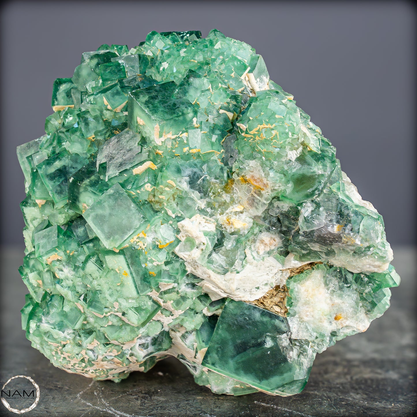 Natürliche Grüner Fluorit Kristalle auf Matrix - 3449,12g