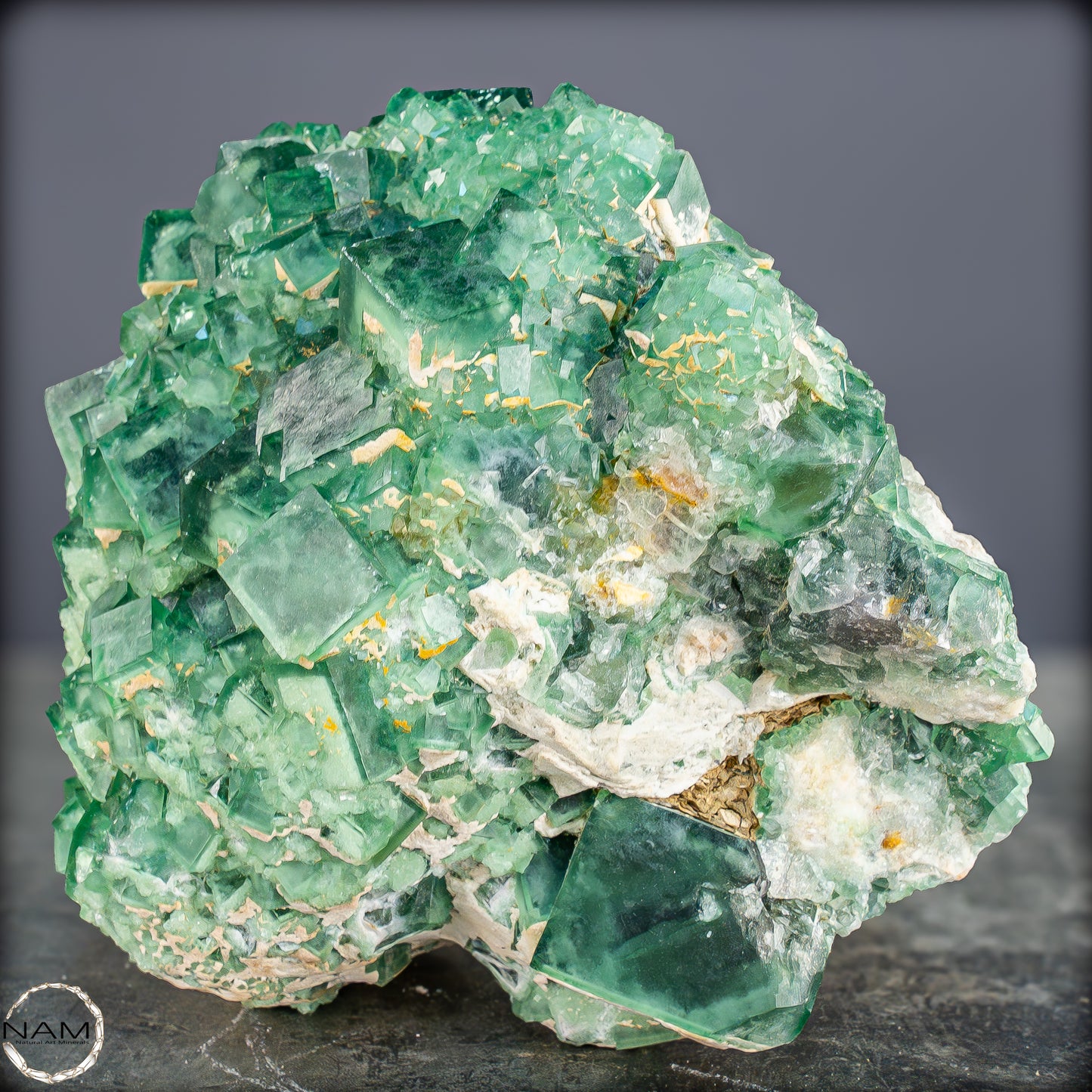 Natürliche Grüner Fluorit Kristalle auf Matrix - 3449,12g