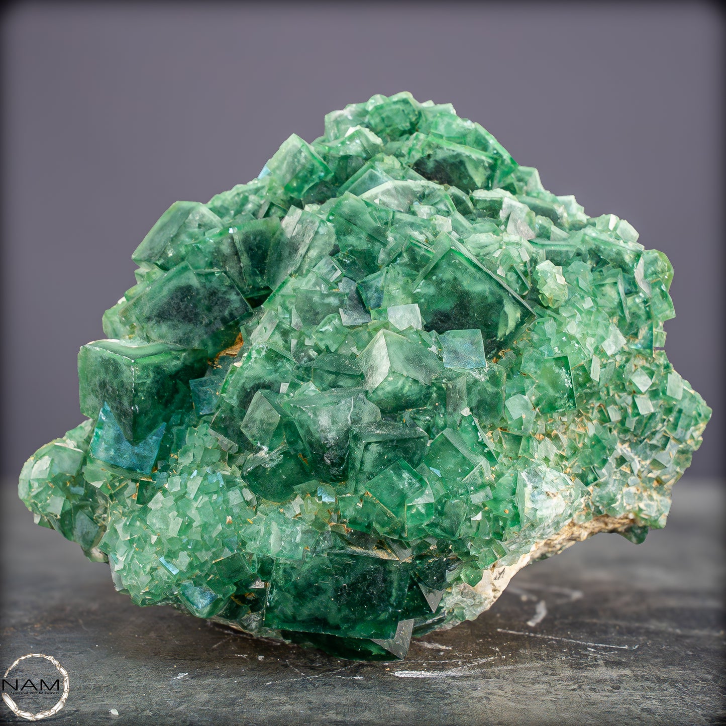 Natürliche Grüner Fluorit Kristalle auf Matrix - 3449,12g