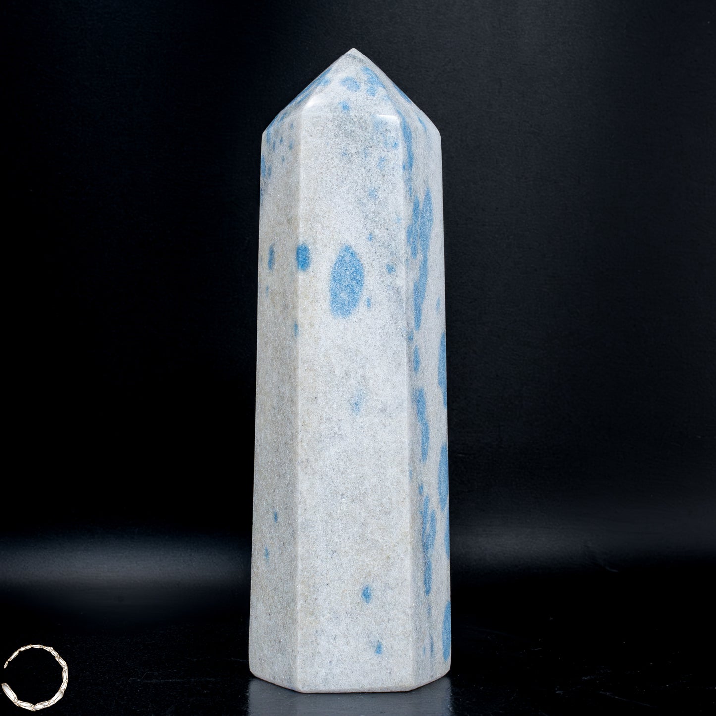Natürlicher K2 Obelisk aus Madagaskar -664,77g