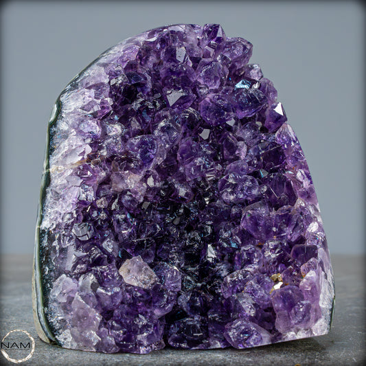 Natürliche Amethyst-Kristall Druse, Spitzenqualität - 931,27g