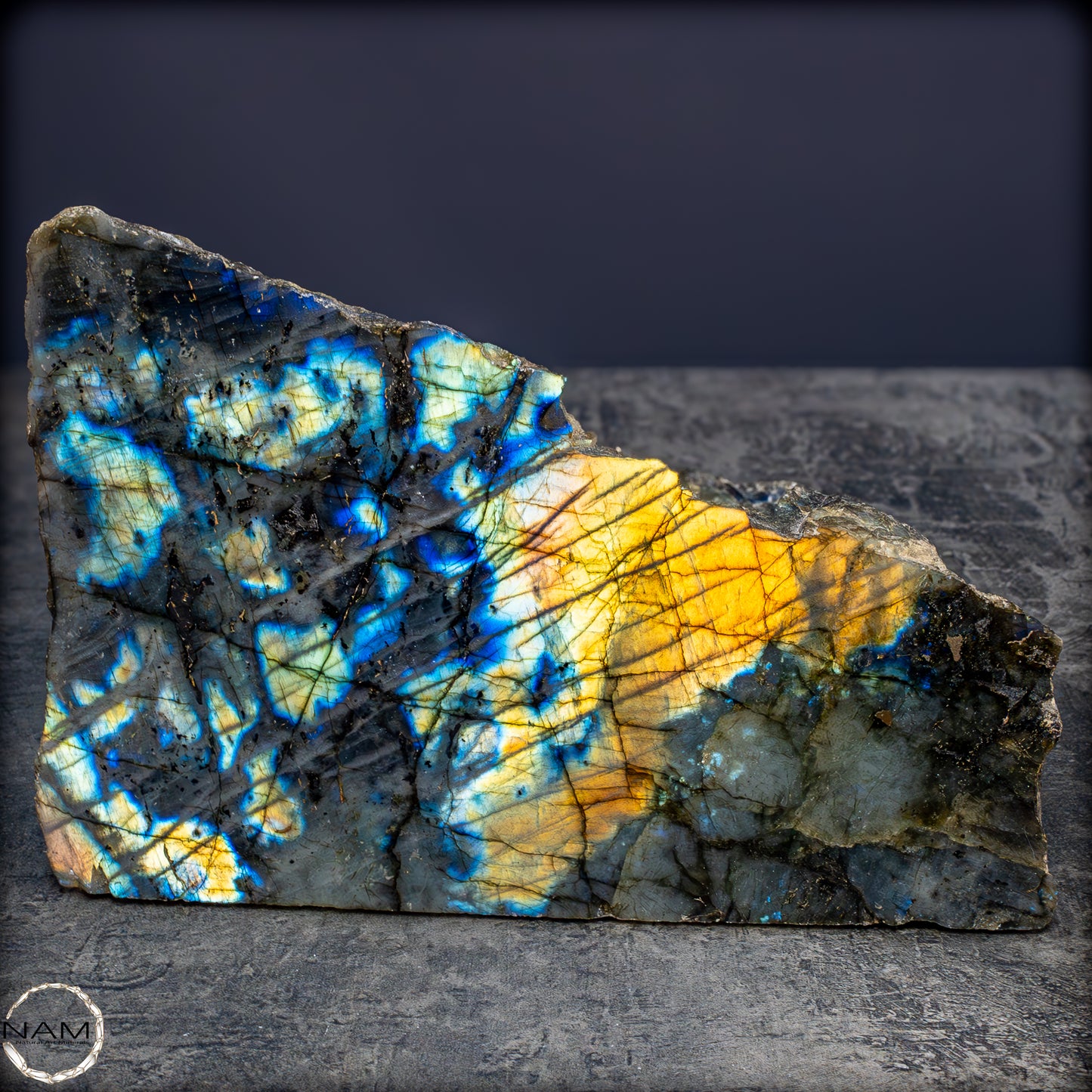 Natürliche Labradorit Kristall-Freiform - 2054,71g