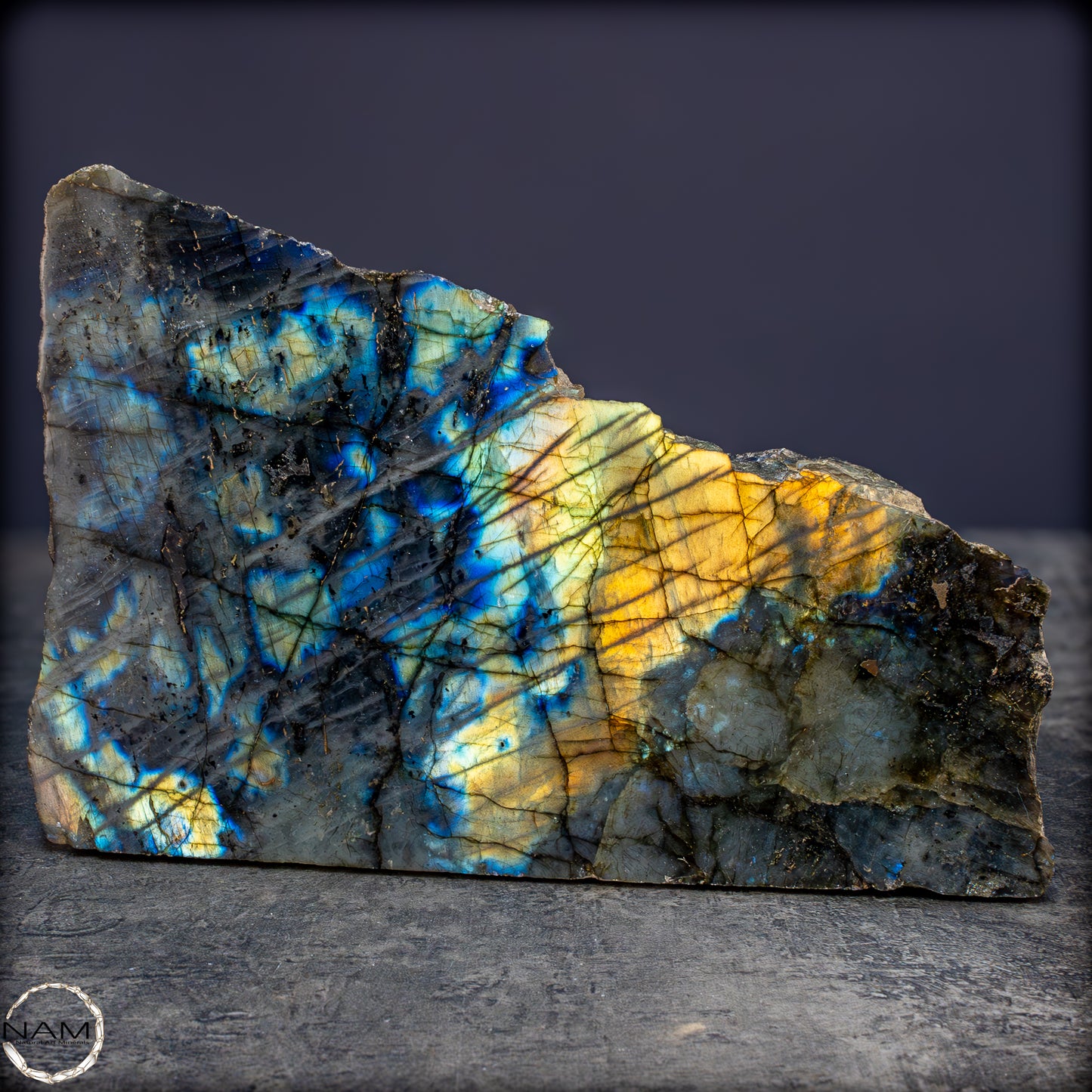 Natürliche Labradorit Kristall-Freiform - 2054,71g