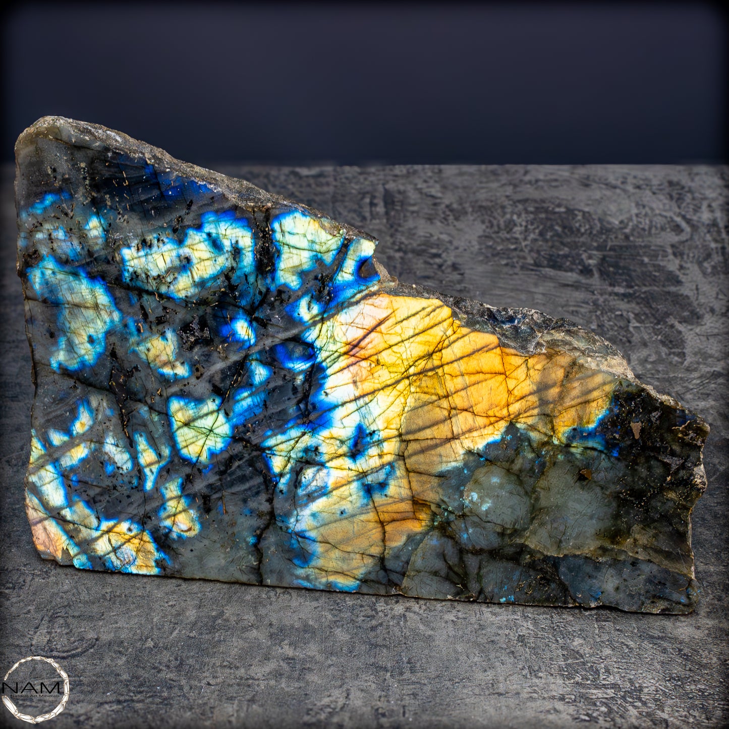 Natürliche Labradorit Kristall-Freiform - 2054,71g