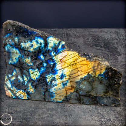 Natürliche Labradorit Kristall-Freiform - 2054,71g