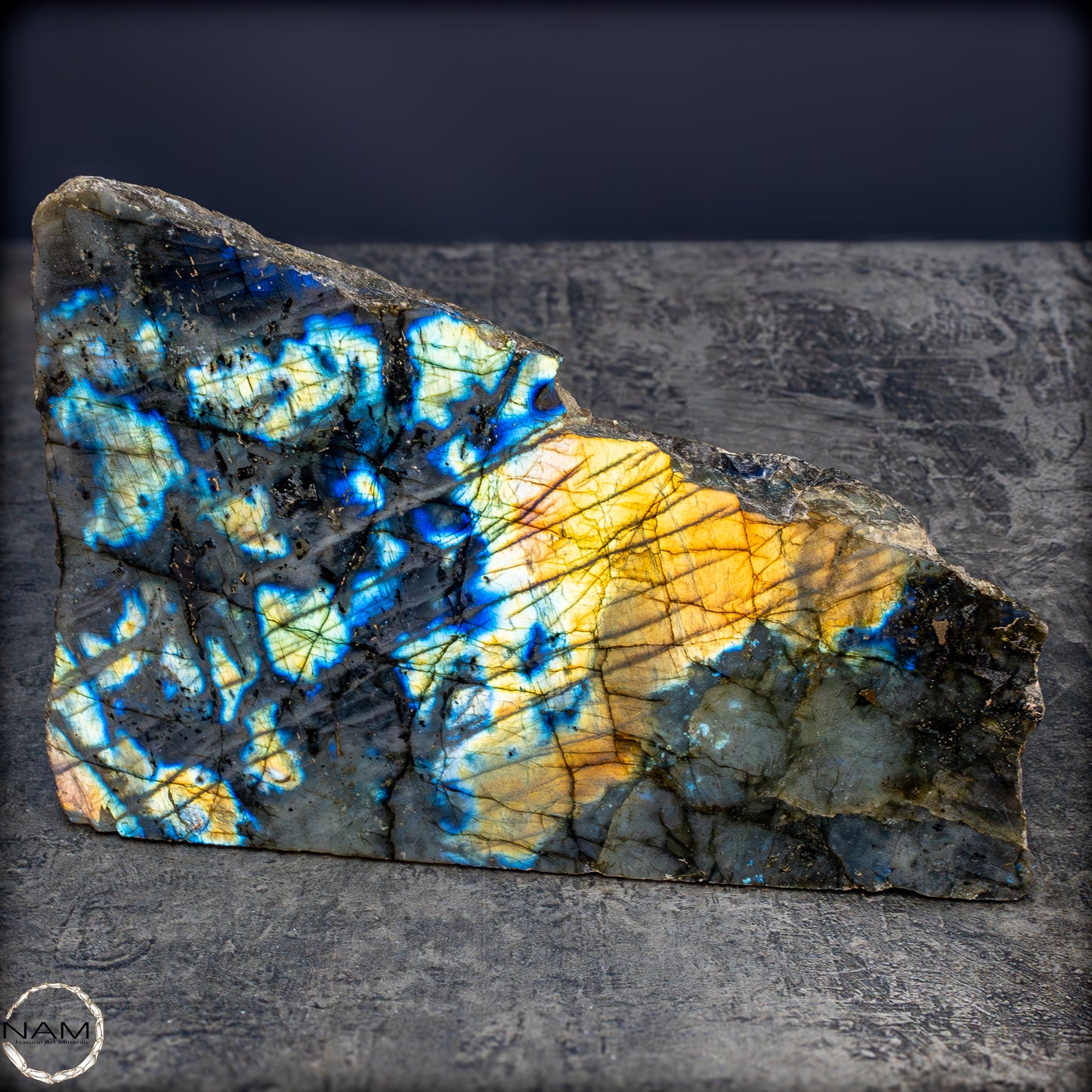 Natürliche Labradorit Kristall-Freiform - 2054,71g